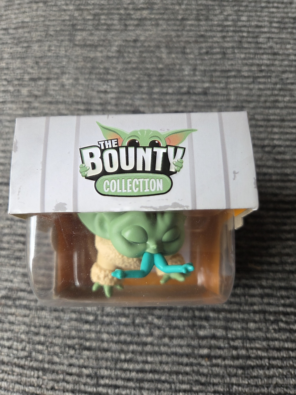 Star Wars The Child (Grogu) Collectible Figure - Picture 4 of 4